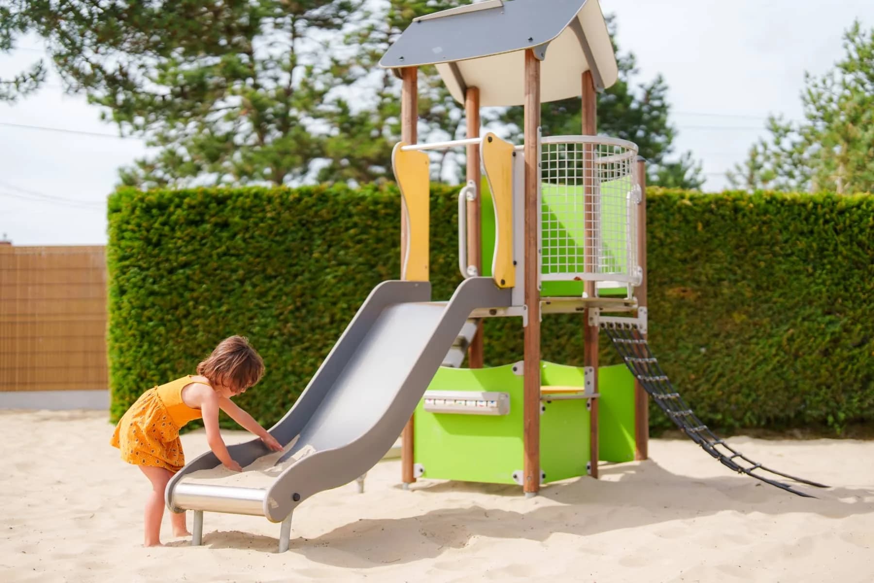 Aire de jeux et laverie du camping